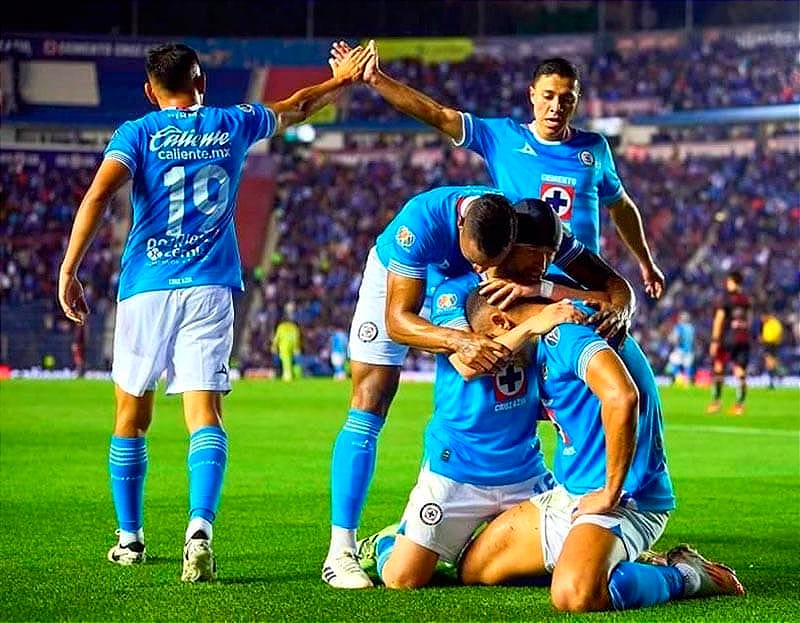 ¡IMPARABLE CRUZ AZUL! - LE METE 3 A XOLOS!