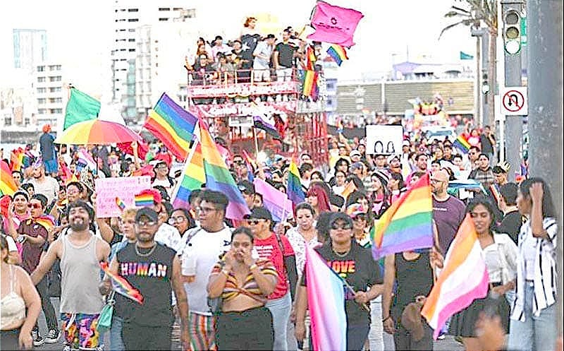 ¡MARCHA LA COMUNIDAD LGBTTTIQ+!