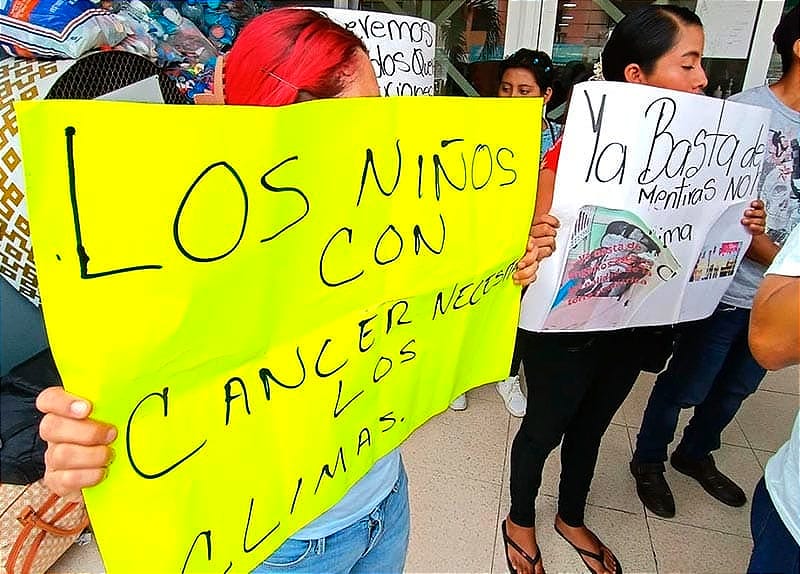 ¡PROTESTAS EN LA TORRE PEDIÁTRICA! - *"NO QUEREMOS COMUNICADOS, QUEREMOS SOLUCIONES"