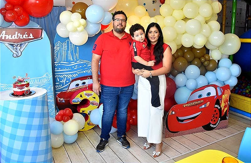 ANDRÉS FESTEJA SUS 3 AÑITOS CON CARS!