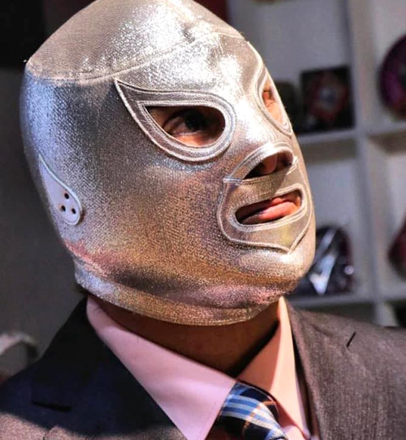 ¡VIENE EL HIJO DEL SANTO!