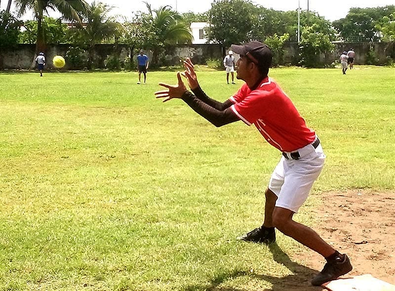 ¡BUEN TRIUNFO DE QUETZALES EN LA PELOTA DE LA COLONIA CUAUHTÉMOC! - YA ESTÁN EN QUINTO LUGAR!