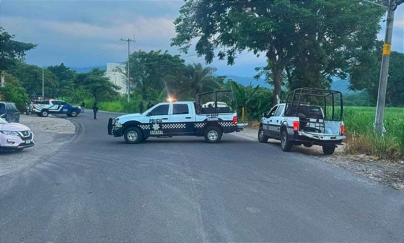 ¡LOCALIZAN CUERPO DESMEMBRADO EN UNA CAMIONETA! - CARRETERA FEDERAL EN YANGA