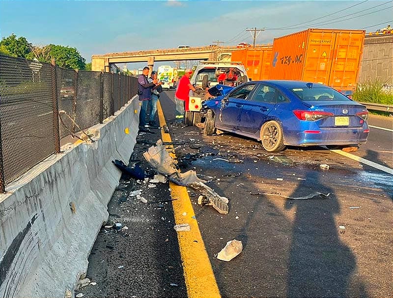 ¡VIOLENTO CHOQUE EN LA AUTOPISTA! - ENTRADA A VERACRUZ