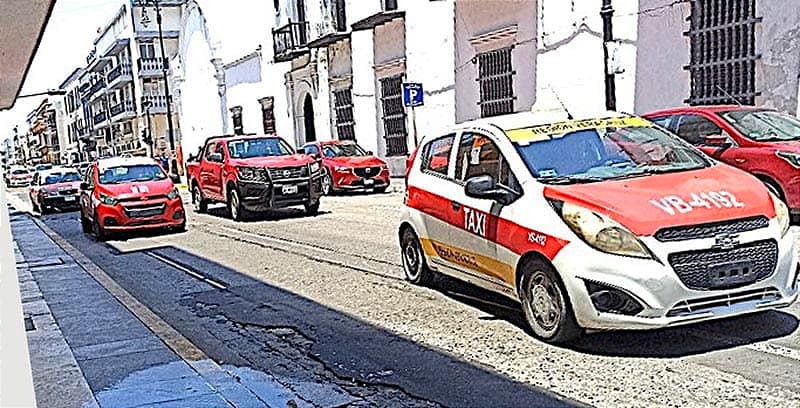 ¡TAXIS COBRAN 50 PESOS LA CORRIDA MÍNIMA!