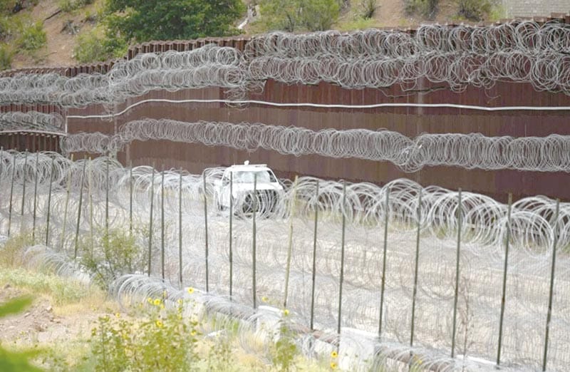 ¡ARRESTOS EN LA FRONTERA SUR DE EU CAEN 33% EN JULIO!