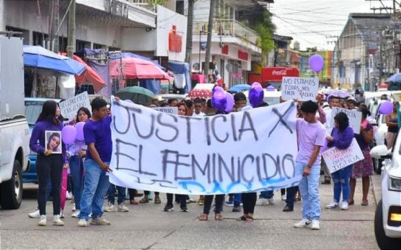 ¡PIDEN JUSTICIA PARA RAQUEL GUADALUPE! - ACAYUCAN