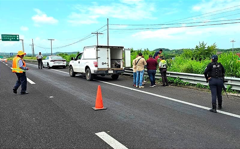 ¡ENCUENTRAN SIN VIDA A HOMBRE EN LA AUTOPISTA! - AL PARECER ATROPELLADO *PARQUE LOGÍSTICO SANTA FE