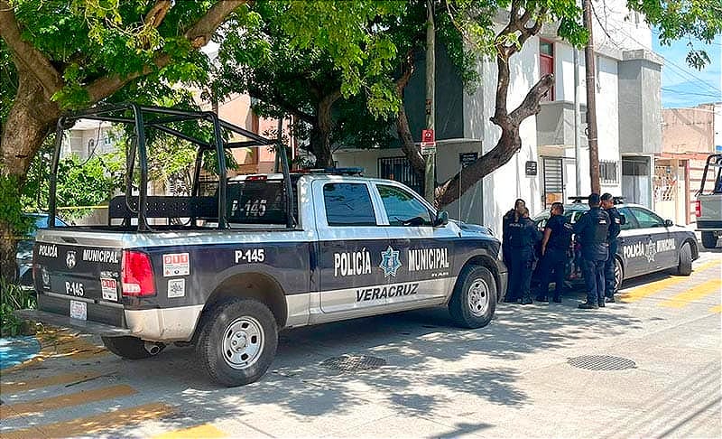 ¡ENCAÑONAN A CUENTAHABIENTE! - *LE ROBAN 400 MIL Y EL COCHE *FRACCIONAMEINTO REFORMA