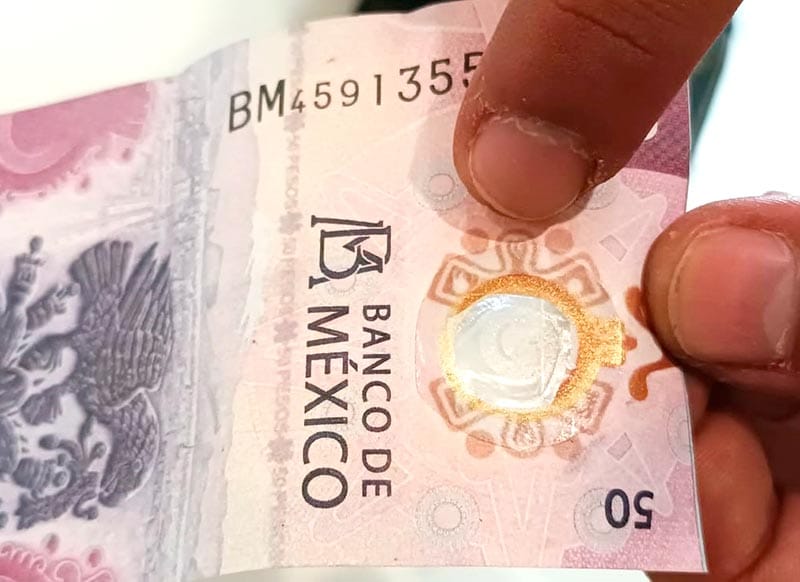 ¡PROFES DAN BILLETE FALSO DE PROPINA! - Y EL DEL AJOLOTE!