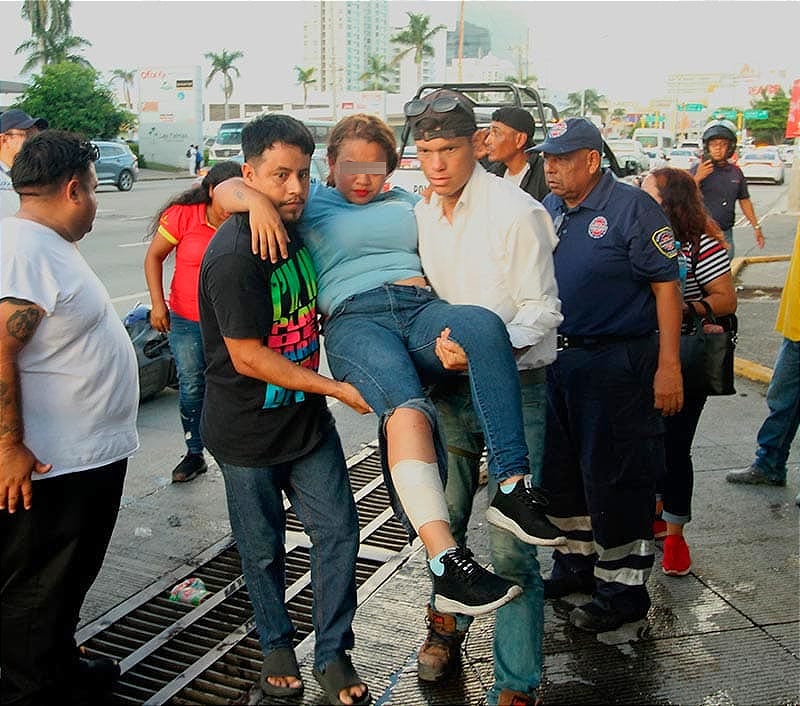 ¡LESIONADA EN CHUZA DE MOTOS! - AVENIDA EJÉRCITO MEXICANO