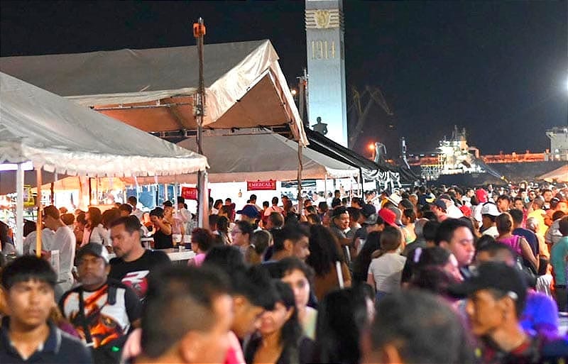 ¡NO CABÍAN EN LA MACROPLAZA! - FESTIVAL DEL ASADO