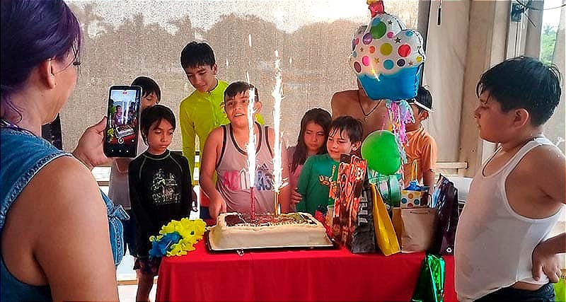 HÉCTOR FESTEJA SU CUMPLE CON ALBERCADA!