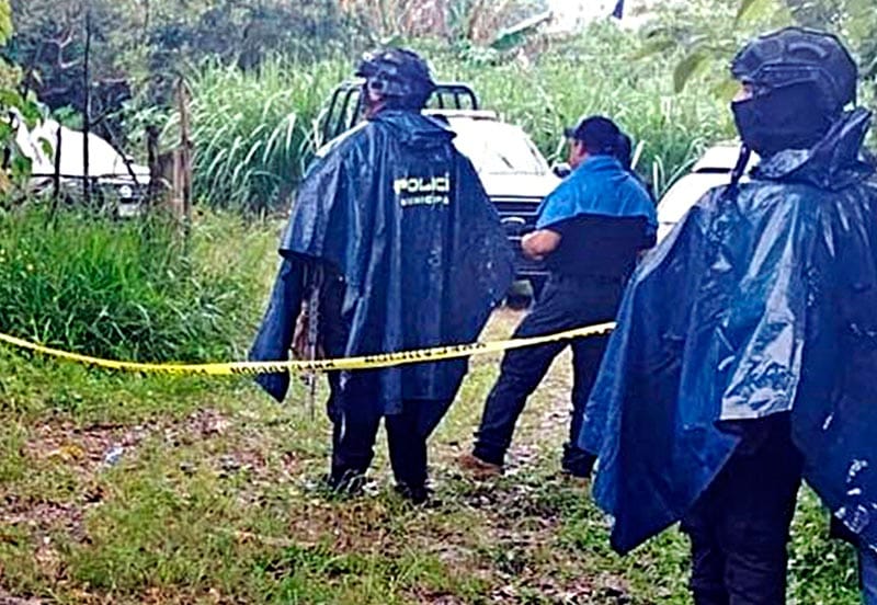 ¡ENCUENTRAN CADÁVER APUÑALADO A ORILLA DE LA CARRETERA EN FORTÍN!