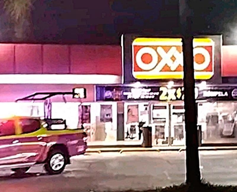 ¡“MOTO-RATONES” ASALTAN TIENDA OXXO EN CÓRDOBA!