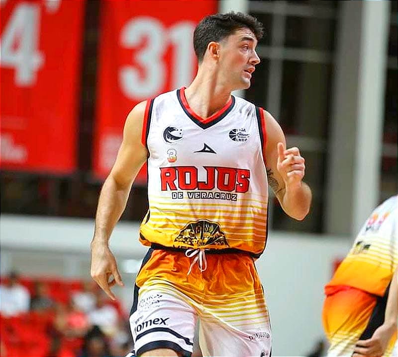 ¡HALCONES ROJOS SE LLEVA LA SERIE! - *Ganan 67 a 56 en el segundo duelo *Funciona defensa emplumada contra freseros