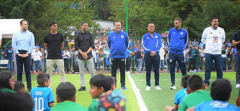 ¡CUI SE PINTA DE AZUL! - *Ni se acordó de los Pumas de Claudia