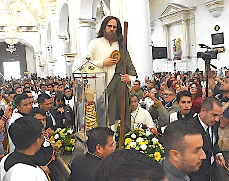 ¡RECIBEN CON APLAUSOS LA RELIQUIA DE SAN JUDAS TADEO EN ORIZABA!