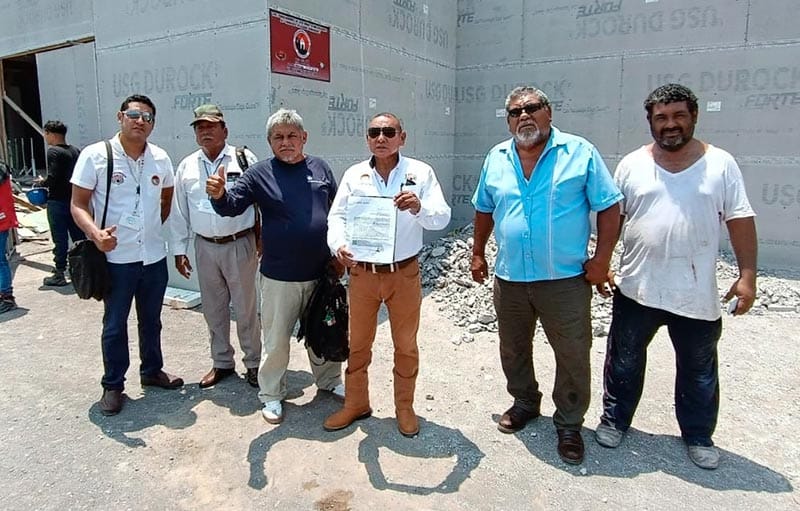 ¡SINDICATOS PATITO! - *Desplazan a trabajadores de la construcción en Veracruz