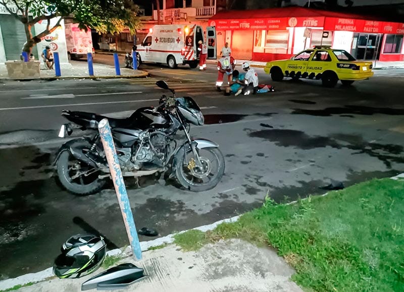 ¡MOTOCICLISTA HERIDO IMPACTANDO POR CAFRE! - Colonia Zaragoza