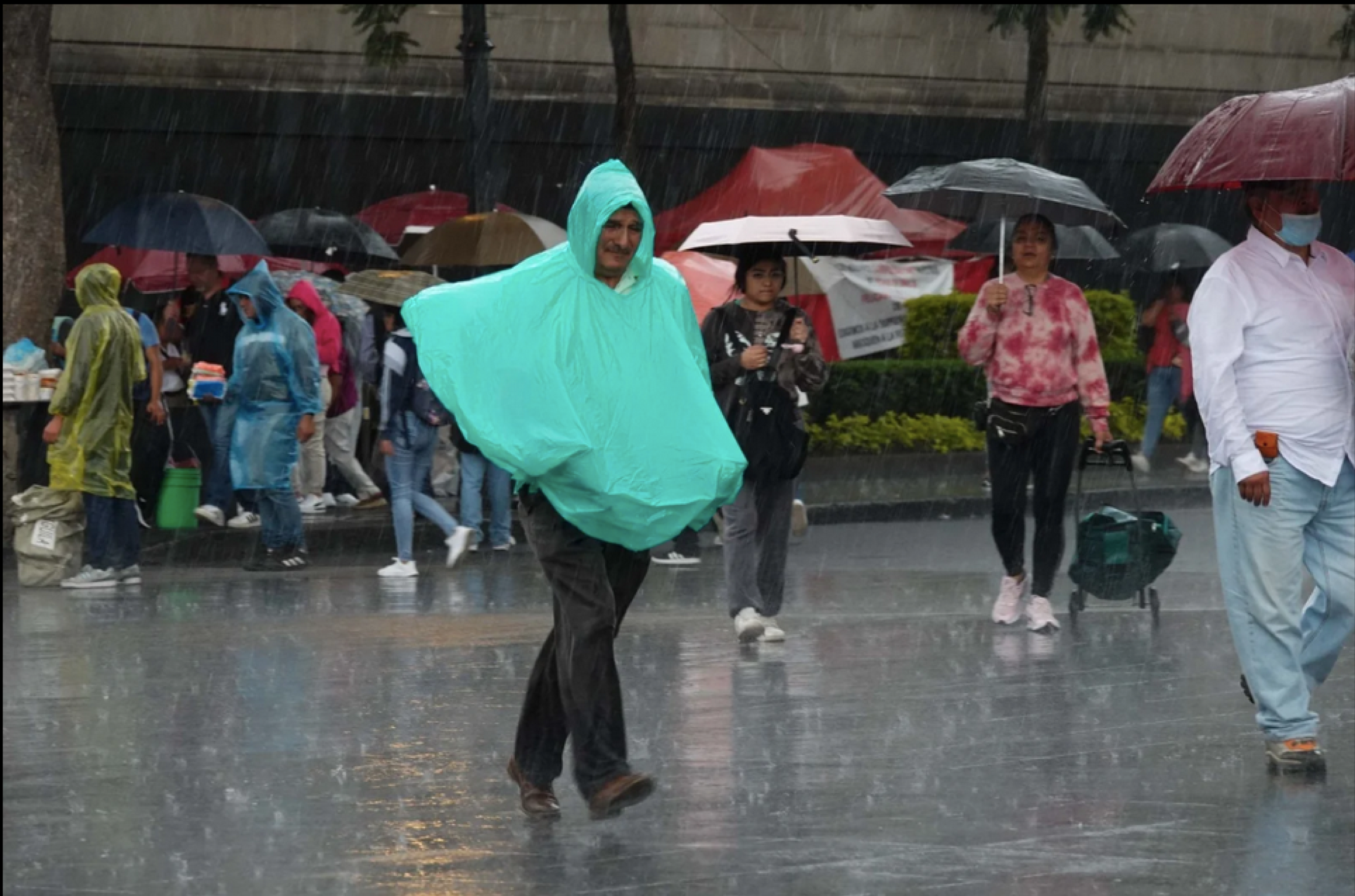 ¡QUE PODRÍA SURGIR NUEVO CICLÓN TROPICAL ESTE JUEVES: ARRECIARÁN LLUVIAS!