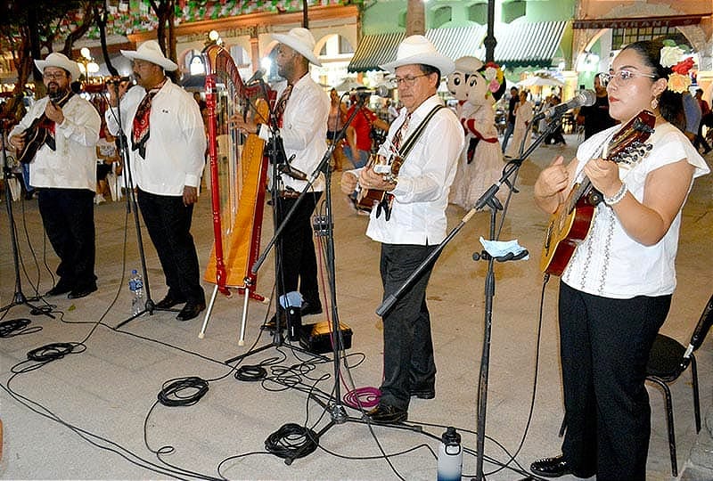 ¡SON JAROCHO DESDE EL ZÓCALO! - 80 AÑOS DE LA UNIVERSIDAD VERACRUZANA