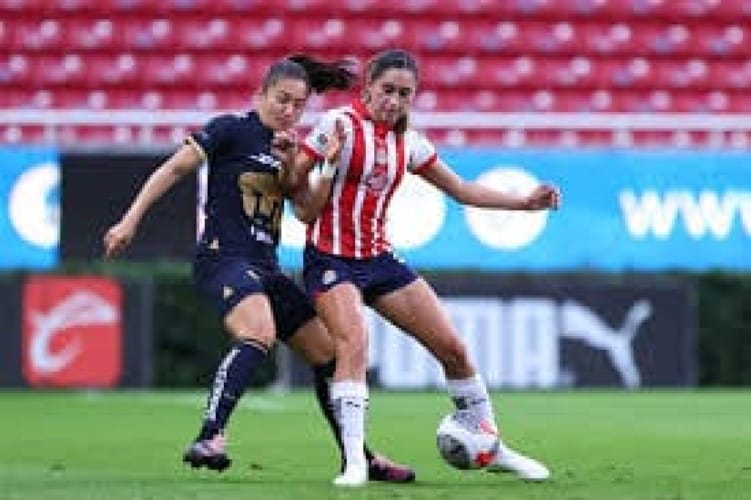 ¡LOGRA PUMAS CONTUNDENTE TRIUNFO SOBRE CHIVAS EN LA RAMA FEMENIL!