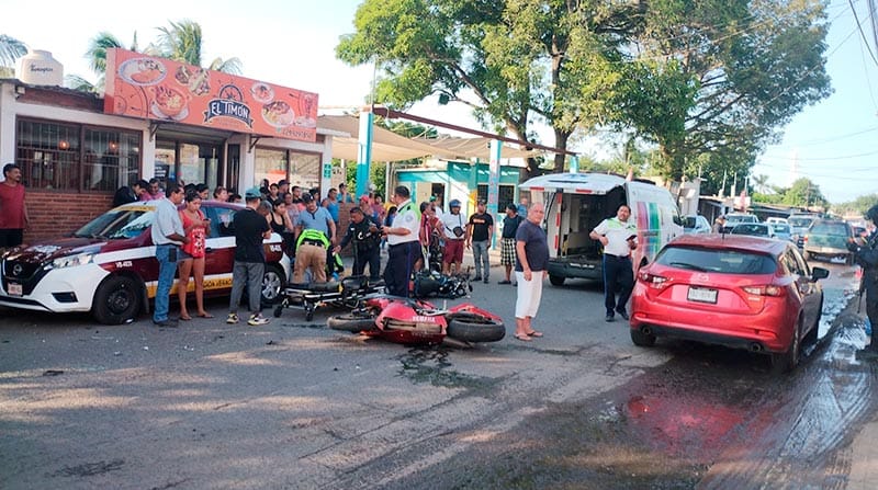 ¡DOS HERIDOS EN ENCONTRONAZO DE MOTOS EN EL TEJAR!