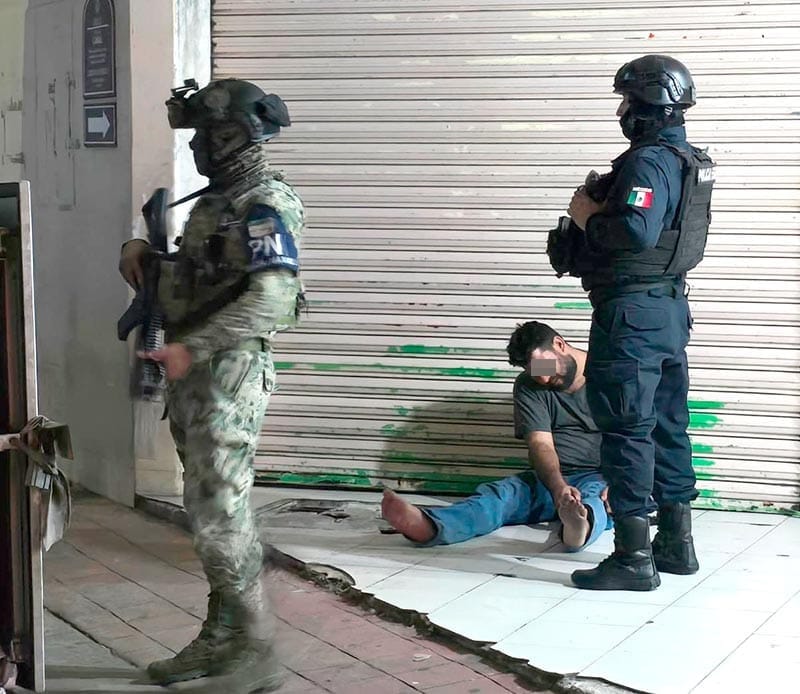 ¡ROBA CAMIÓN DE LAS CHEVES PARA CHOCARLO CONTRA UN BAR!