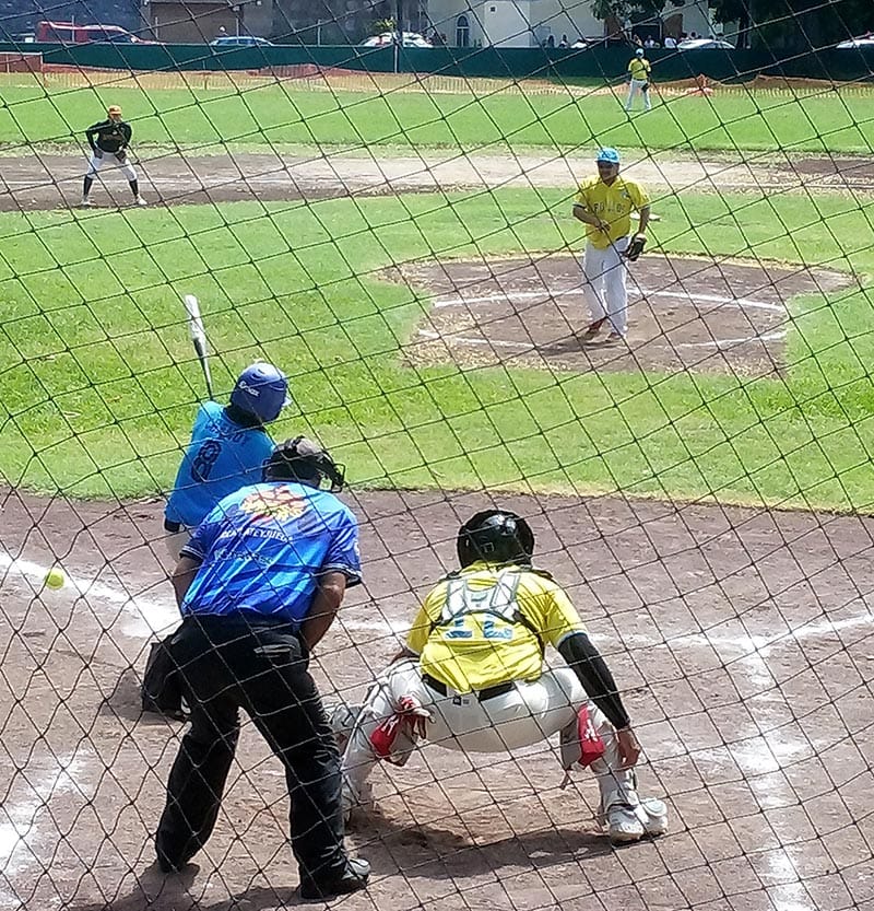 ¡COMPADRES ÚNICO INVICTO EN EL SÓFTBOL!