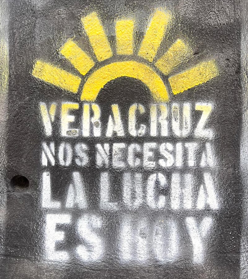 ¡Y LO EXTINGUEN! - *En Veracruz 300 trabajadores quedan a la deriva