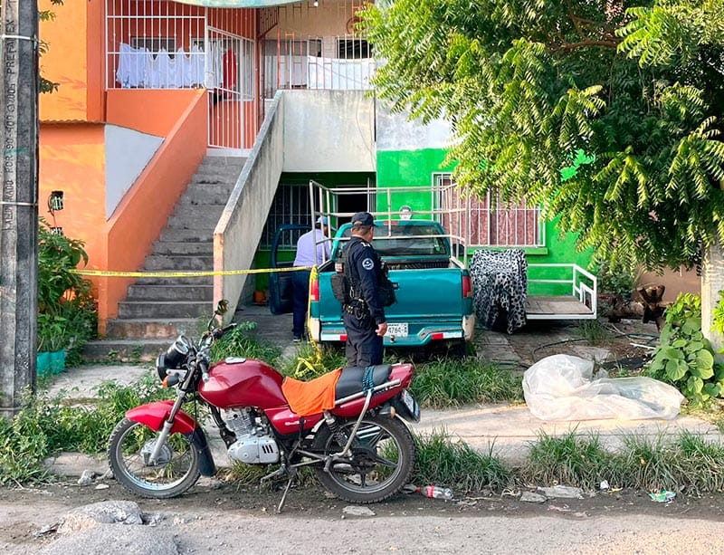 ¡ENCUENTRAN A VECINO COLGADO EN SU VIVIENDA!