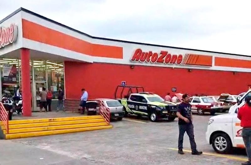 ¡LO SORPRENDE MUERTE COMPRANDO EN LA REFACCIONARIA! - CÓRDOBA