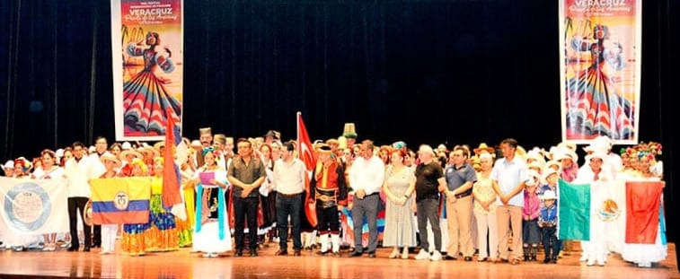 ¡“VERACRUZ PUERTA DE LAS AMÉRICAS”! - FESTIVAL INTERNACIONAL DE FOLKLORE!