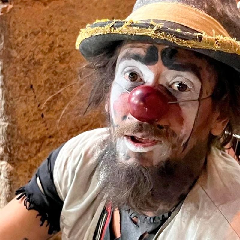 PRESENTAN “DECADENTE CHOU”, TEATRO CLOWN