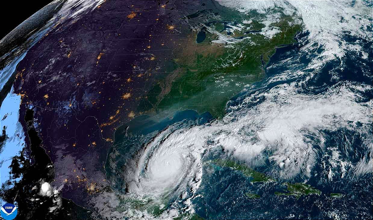 ¡CATASTRÓFICO HURACÁN SE DESPLAZA EN EL GOLFO DE MÉXICO! - *A VERACRUZ MANDA LLUVIAS Y NORTE FUERTE