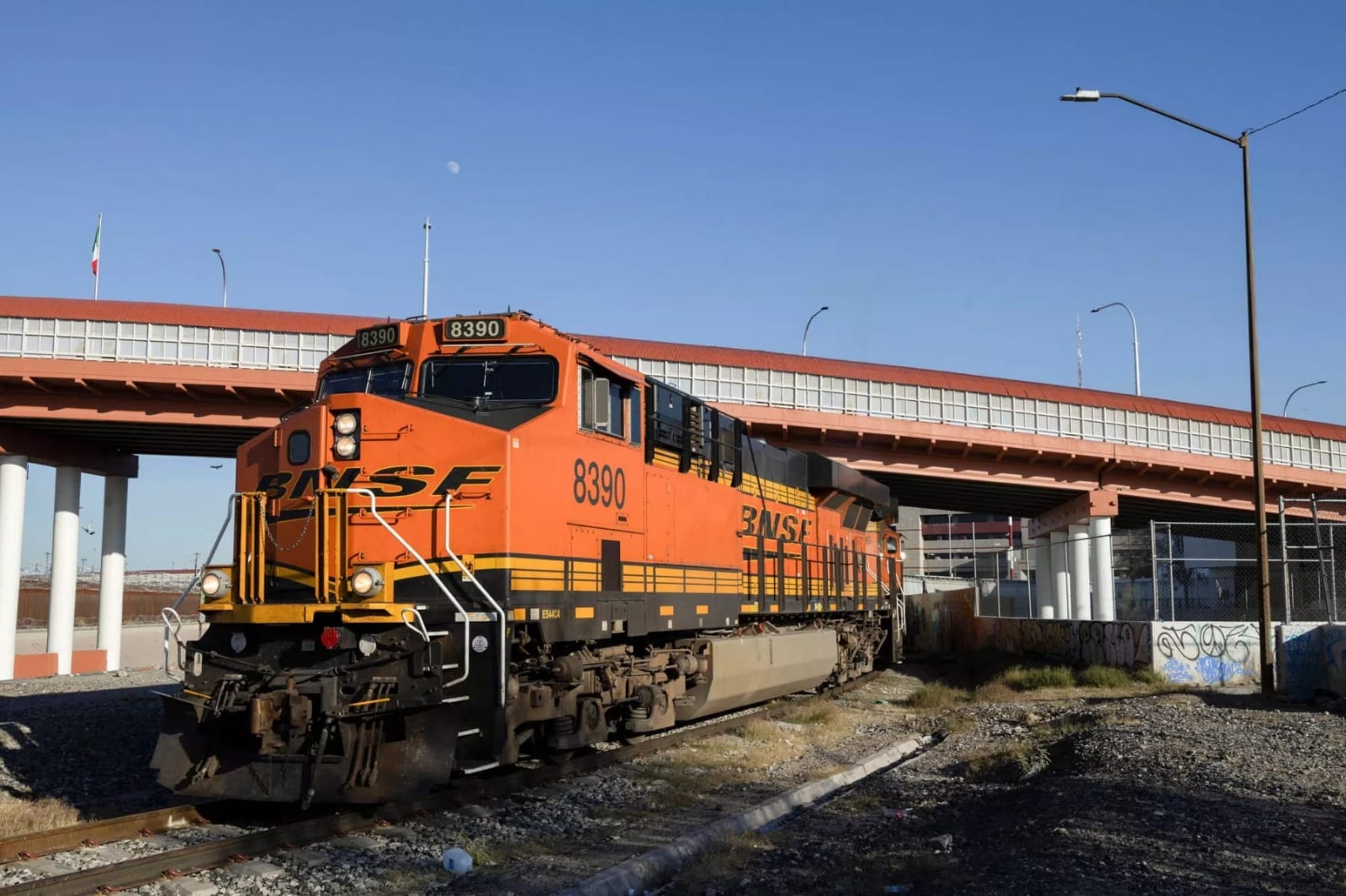 ¡VOTARÁN HOY REFORMA QUE FORTALECE TRANSPORTE FERROVIARIO DE PASAJEROS!