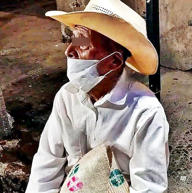 ¡DAMISELAS BOLSEAN AL ABUELITO!