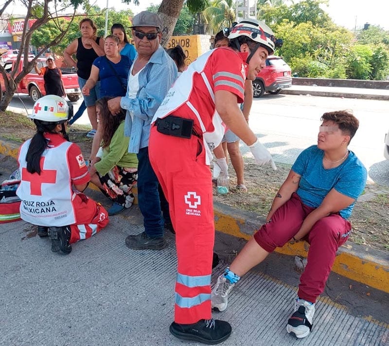 ¡“CABALLO DE ACERO” EMBISTE A PAREJA EN J.B. LOBOS!