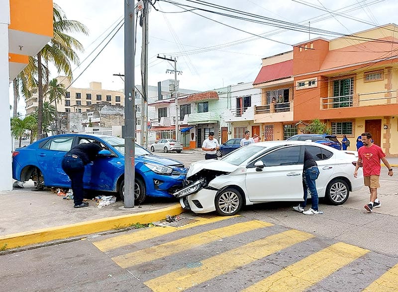 ¡DOS MUJERES HERIDAS EN ENCONTRONAZO!