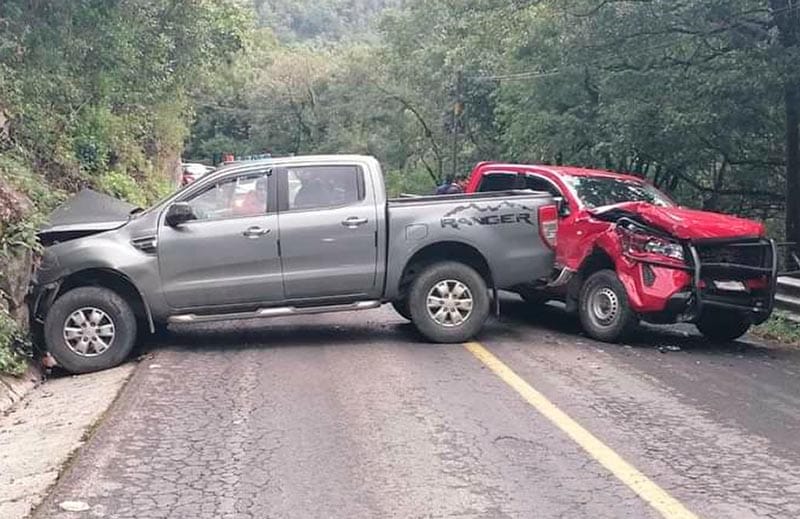 ¡CAMIONETAS DAÑADAS EN ENCONTRONAZO!