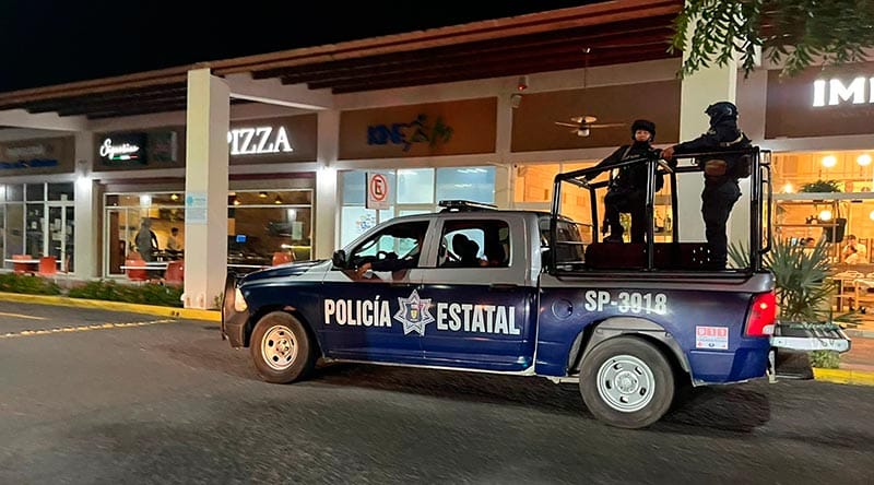 ¡ATACA LA BANDA DEL ROLEX! - A PUNTA DE PISTOLA ATRACAN A PAREJA Y SU BEBE EN PLAZA PORTAL CONCHAL