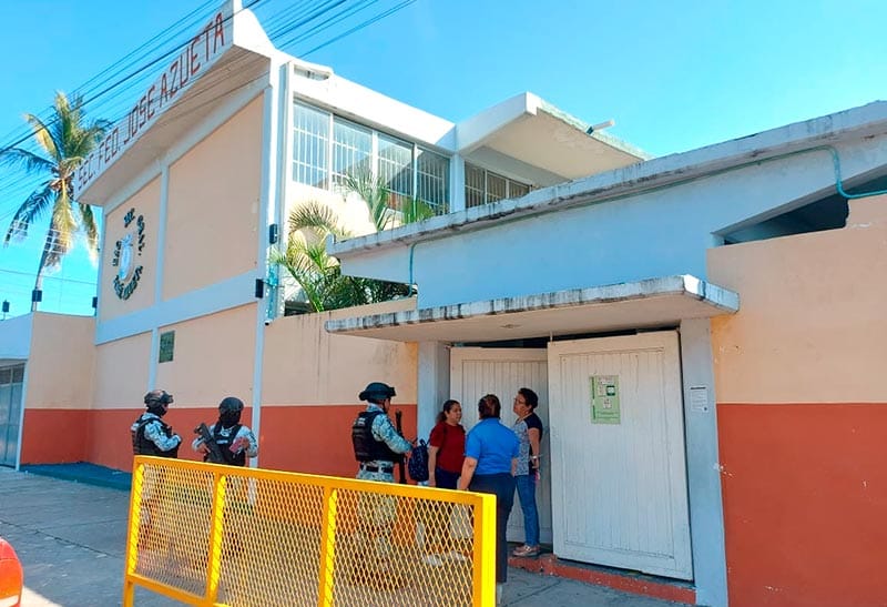 ¡PANICO EN LA ‘JOSE AZUETA’! - ESTUDIANTE OCASIONO GRAN ALBOROTO AL INTRODUCIR UNA “PISTOLA” AL PLANTEL