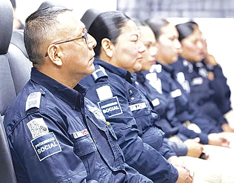 ¡LOS POLICÍAS DE COATZACOALCOS LISTOS PARA ATENDER A LA COMUNIDAD SORDA!