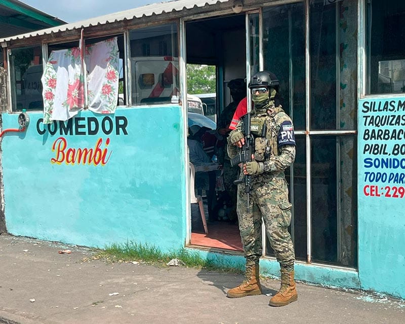 ¡SE AGARRAN A TRANCAZOS CHOFERES DE CAMIÓN URBANO!