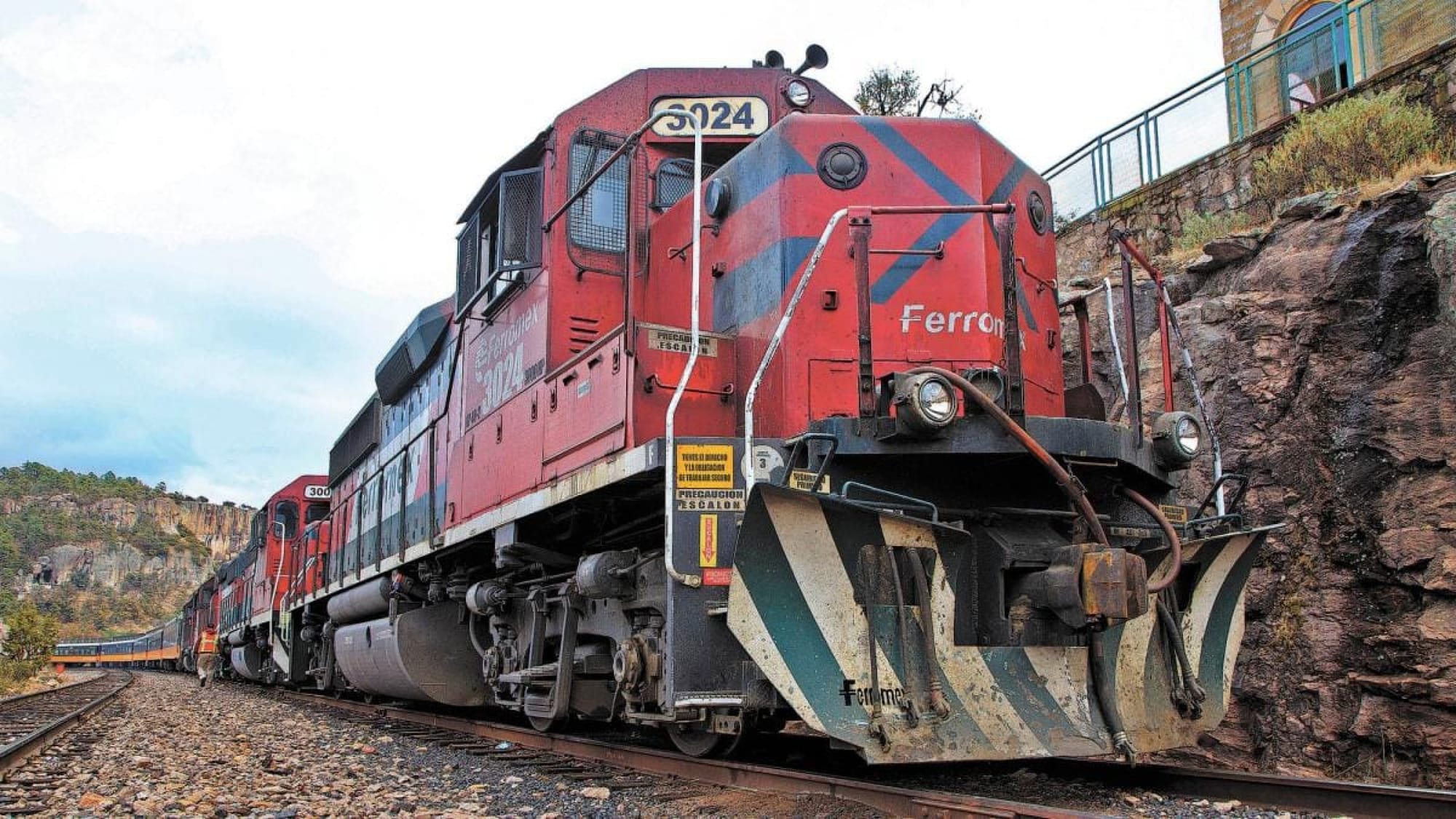 ¡SICT RECIBIRÁ EL PRESUPUESTO PARA DESARROLLO DE REDES DE FERROCARRIL EN LUGAR DE DEFENSA!