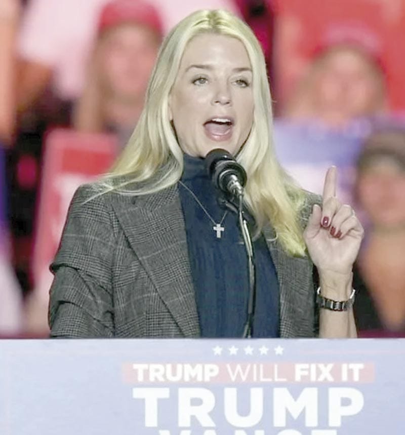 ¡TRUMP NOMINA A PAM BONDI EX FISCAL DE FLORIDA PARA REEMPLAZAR A GAETZ!