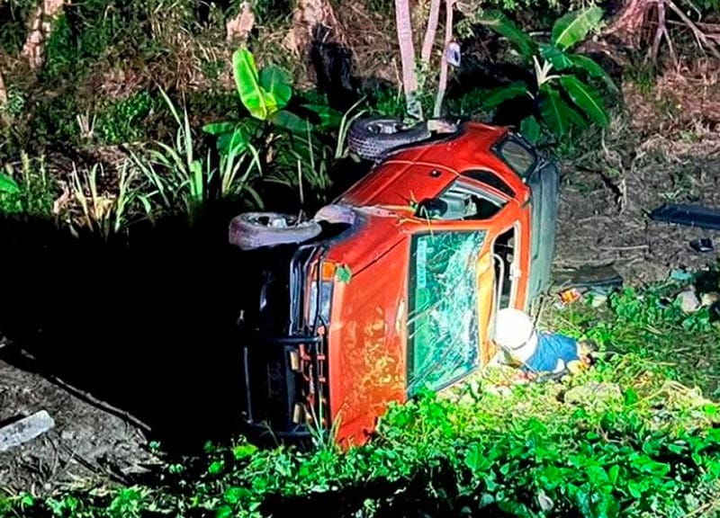 ¡AGRICULTOR PIERDE LA VIDA POR ESQUIVAR UN BACHE!