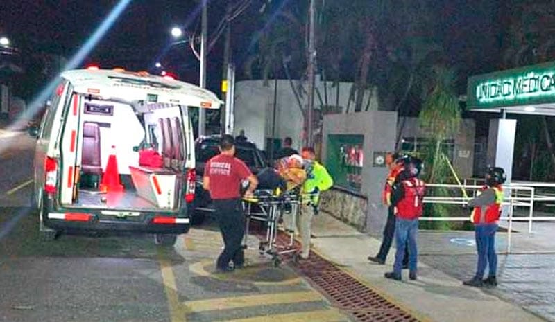 ¡CHOFER ATACÓ CON UN BATE A AUTOMOVILÍSTA EN LA AUTOPISTA!