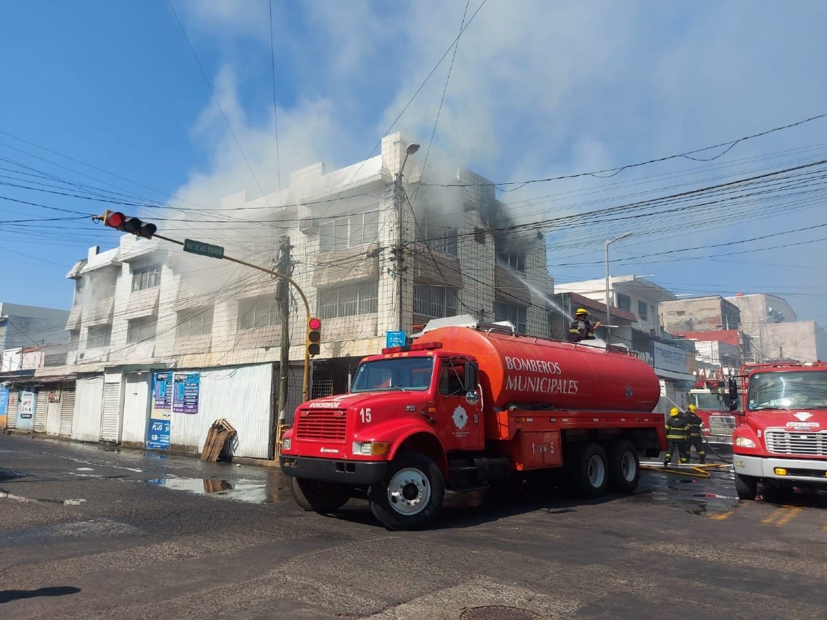 ¡INCENDIO EN ZONA DE MERCADOS!